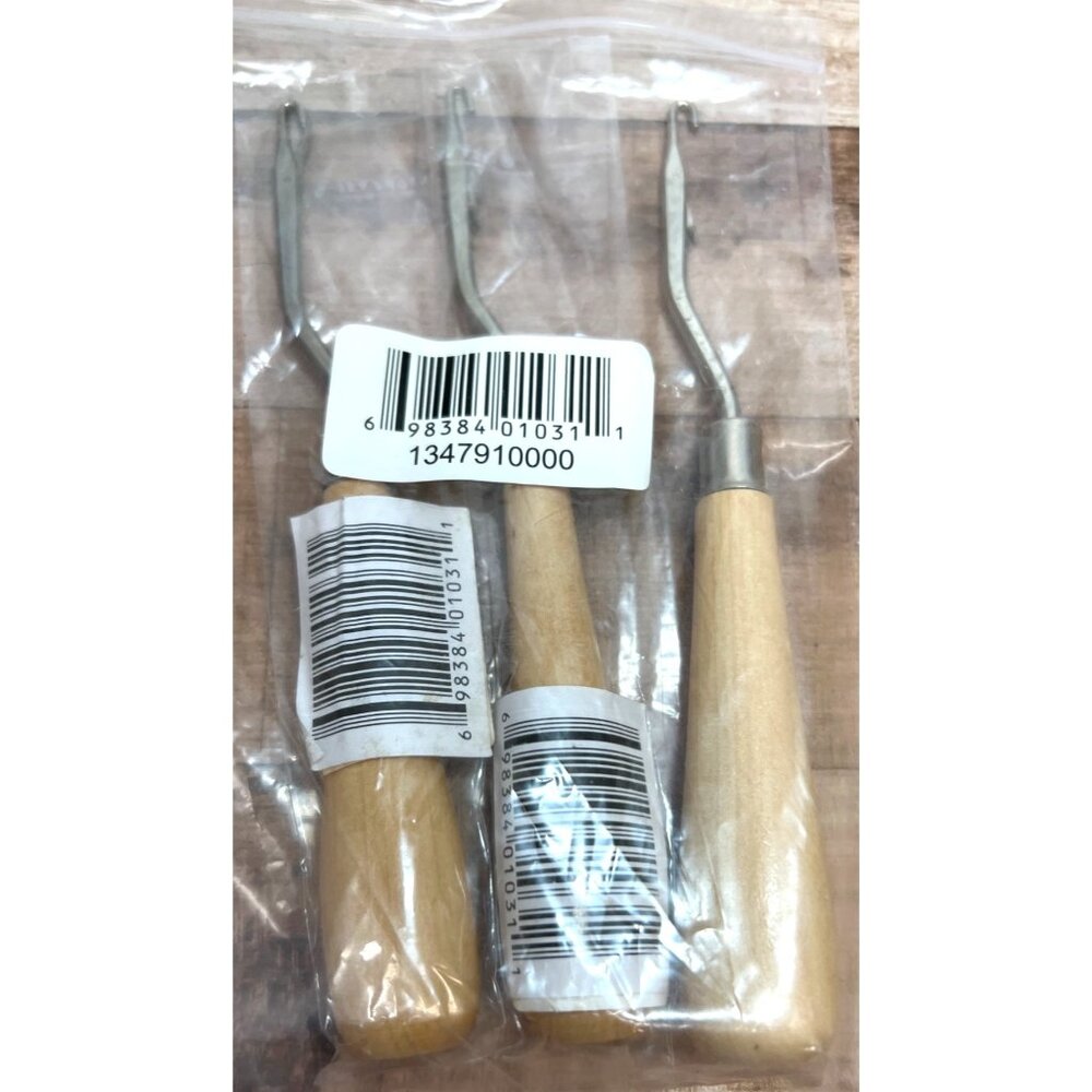 Herrschners Wooden Handle Crafting Hooks Set Of 3
